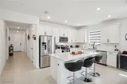 Picture of 11162 Addison Lake Cir, Fort Myers, FL 33966
