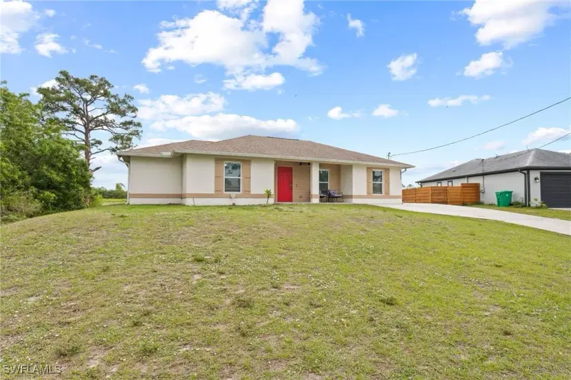 Picture of 5011 Dania Cir, Labelle FL 33935