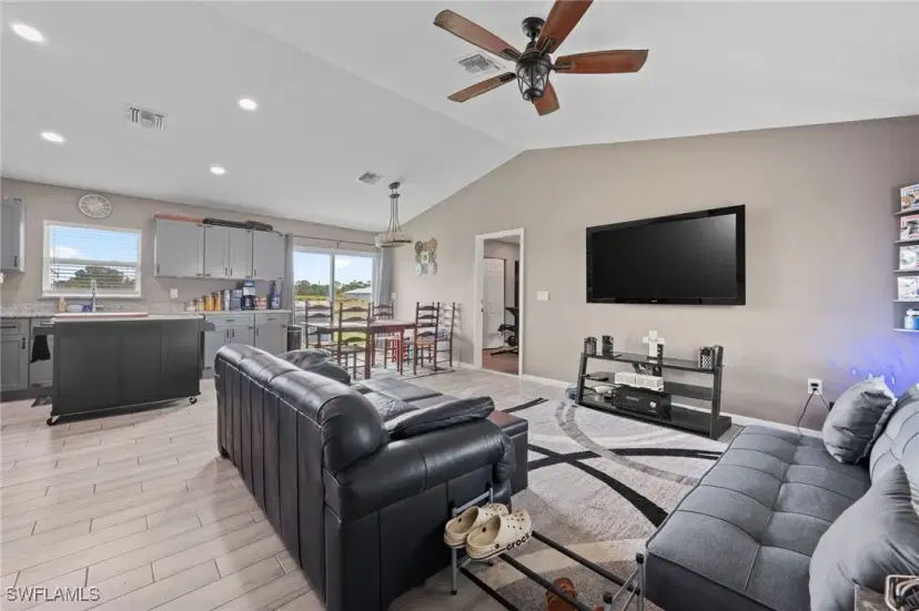 Picture of 5011 Dania Cir, Labelle FL 33935