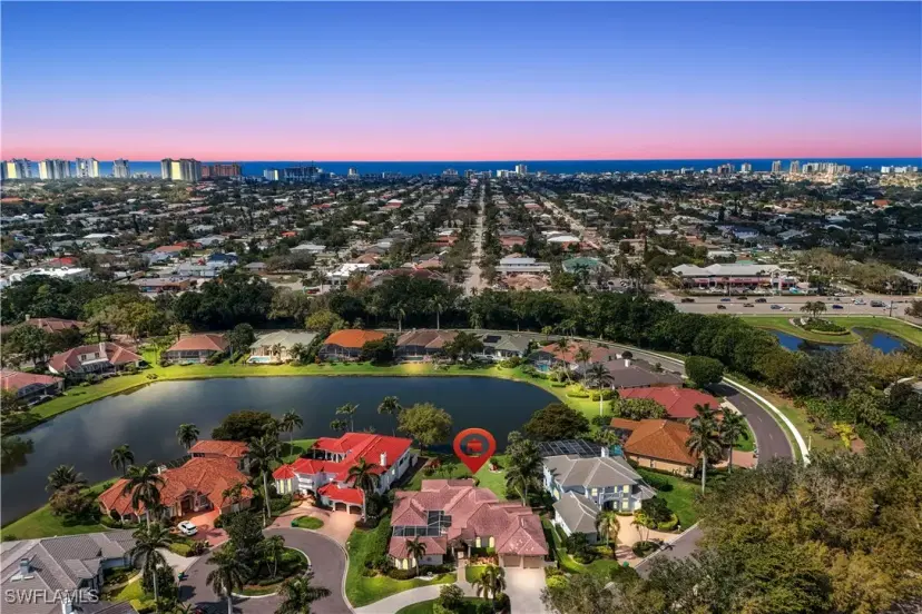 Picture of 914 Spanish Moss Trl, Naples FL 34108