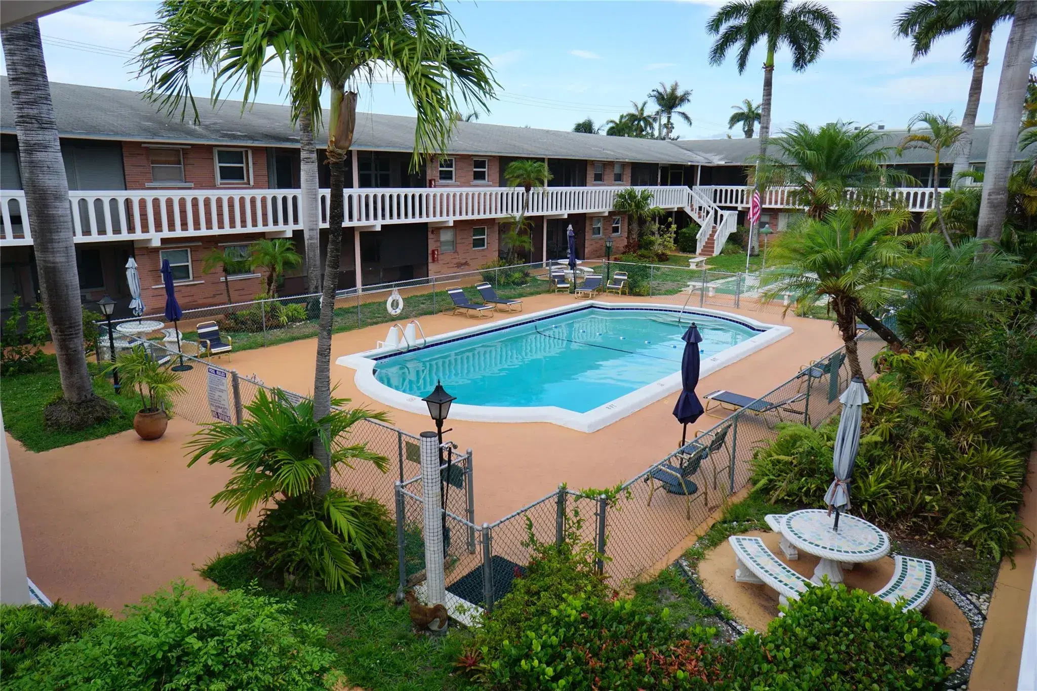 Picture of 160 NE 8Th Ave 25B, Hallandale Beach, FL 33009