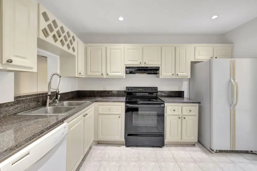 Picture of 8956 W Sample Rd 8956, Coral Springs FL 33065