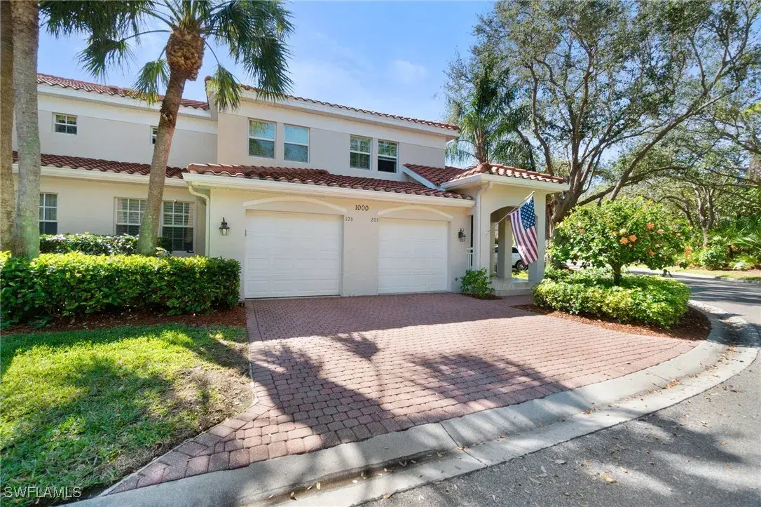 Picture of 1000 L Ambiance Cir 103, Naples, FL 34108