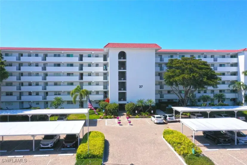 Picture of 37 High Point Cir E 607, Naples FL 34103