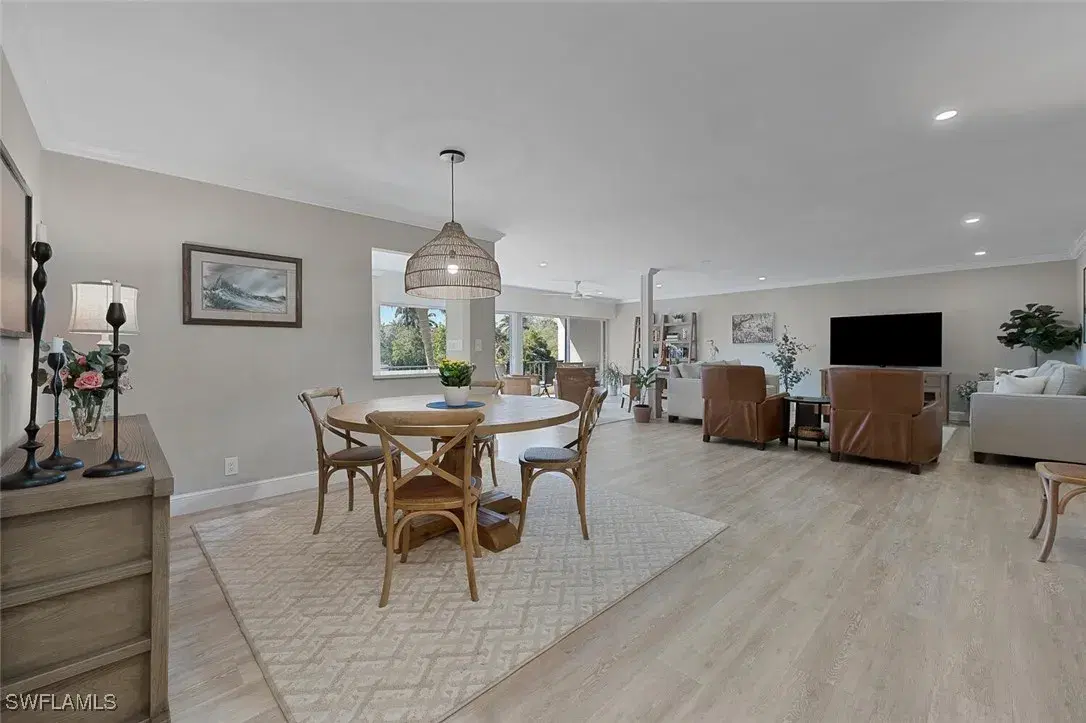Picture of 102 Clubhouse Dr 375, Naples, FL 34105