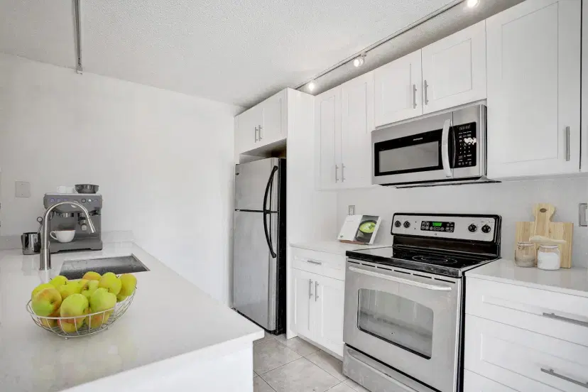 Picture of 744 Buttonwood Lane 411-D, Boynton Beach FL 33436