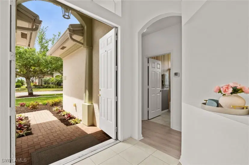 Picture of 1905 Par Dr, Naples FL 34120
