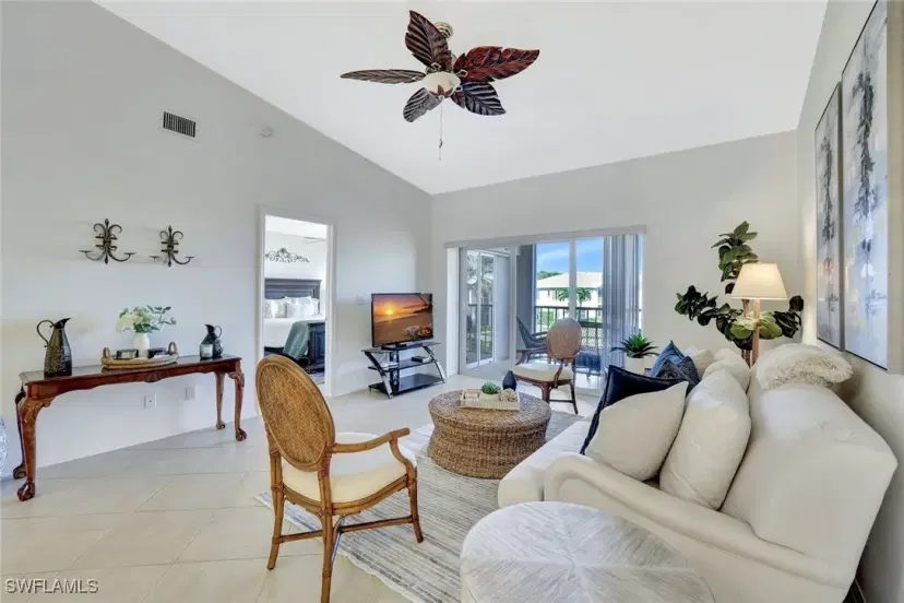 Picture of 818 Tanbark Dr 202, Naples FL 34108
