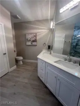 Picture of 5610 Chelsey Ln 202, Fort Myers, FL 33912