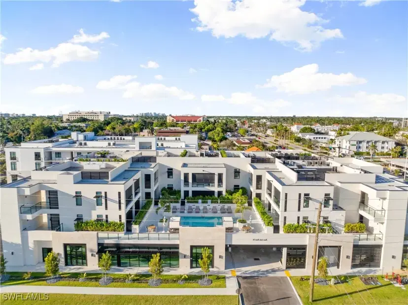Picture of 82 9Th St S 304, Naples FL 34102