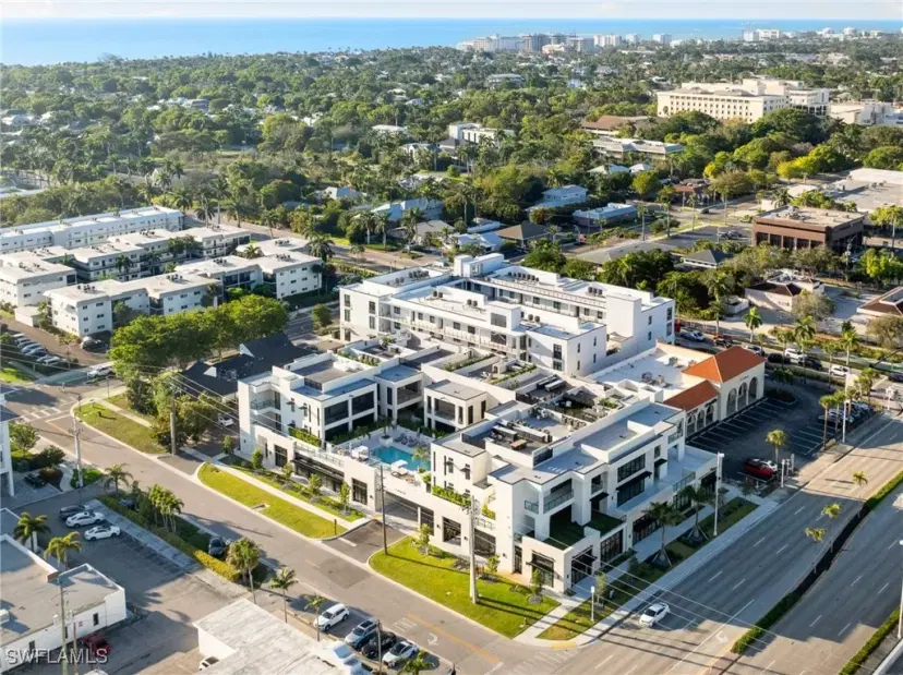 Picture of 82 9Th St S 304, Naples FL 34102