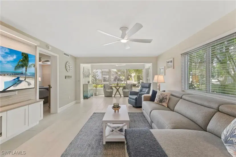 Picture of 1686 Blue Point Ave B5, Naples FL 34102
