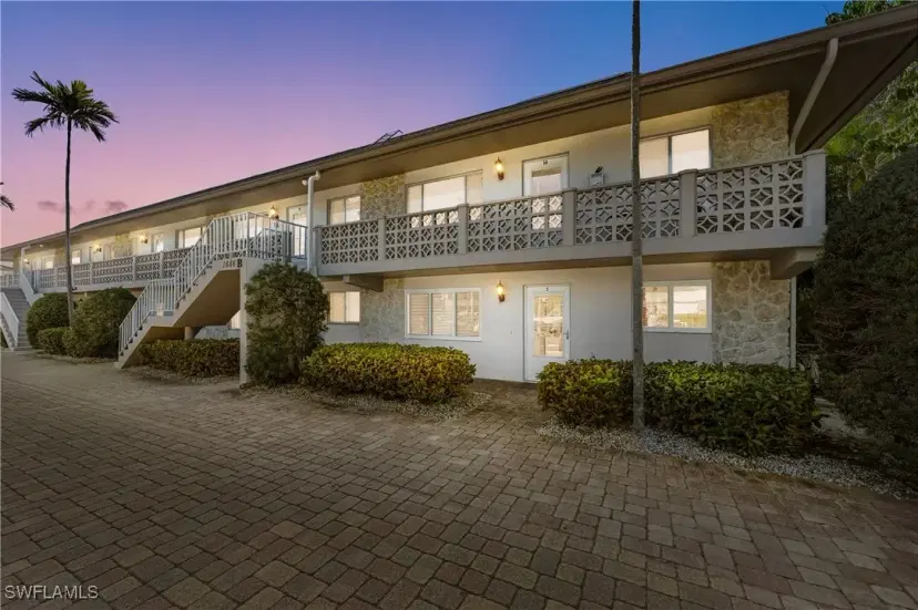 Picture of 1686 Blue Point Ave B5, Naples FL 34102