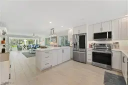 Picture of 1686 Blue Point Ave B5, Naples, FL 34102