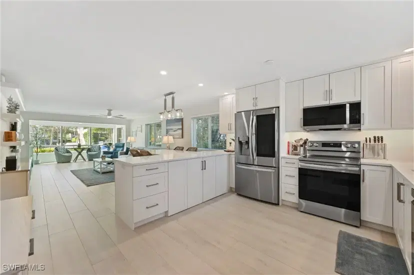 Picture of 1686 Blue Point Ave B5, Naples FL 34102