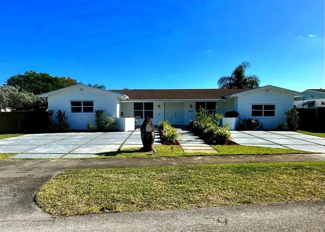 Picture of 1930 NE 211Th St, Miami, FL 33179