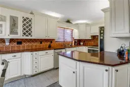Picture of 1464 Park Shore Cir 3, Fort Myers, FL 33901