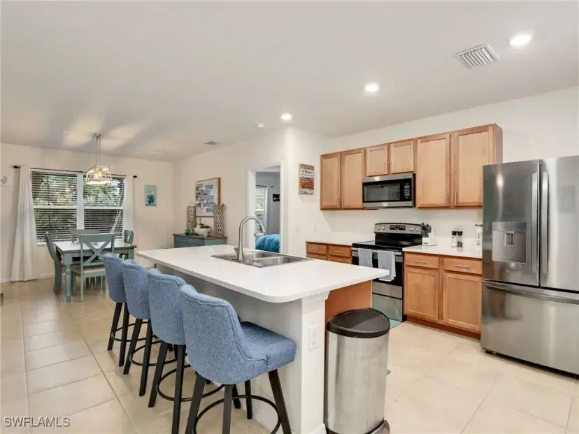 Picture of 3168 Estancia Ln, Cape Coral FL 33909