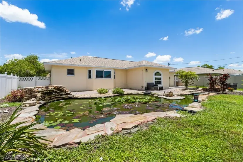 Picture of 628 SE 9Th Pl, Cape Coral FL 33990