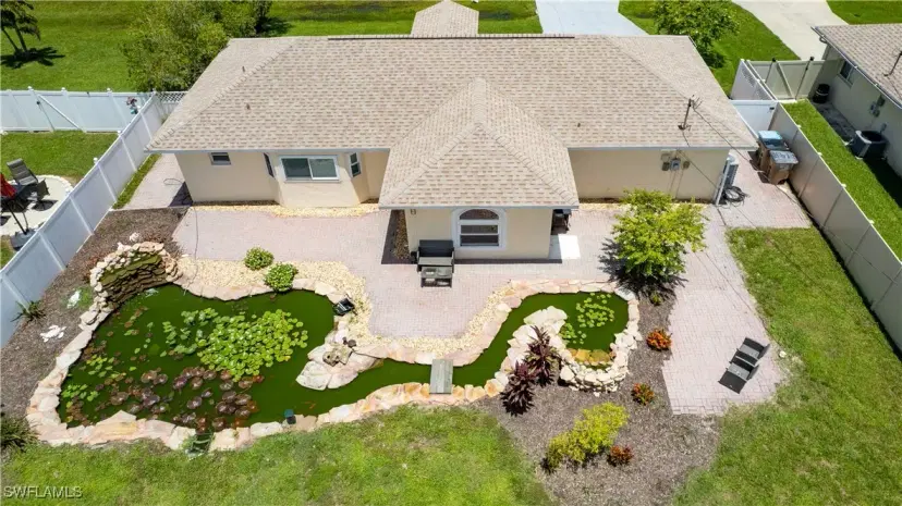 Picture of 628 SE 9Th Pl, Cape Coral FL 33990