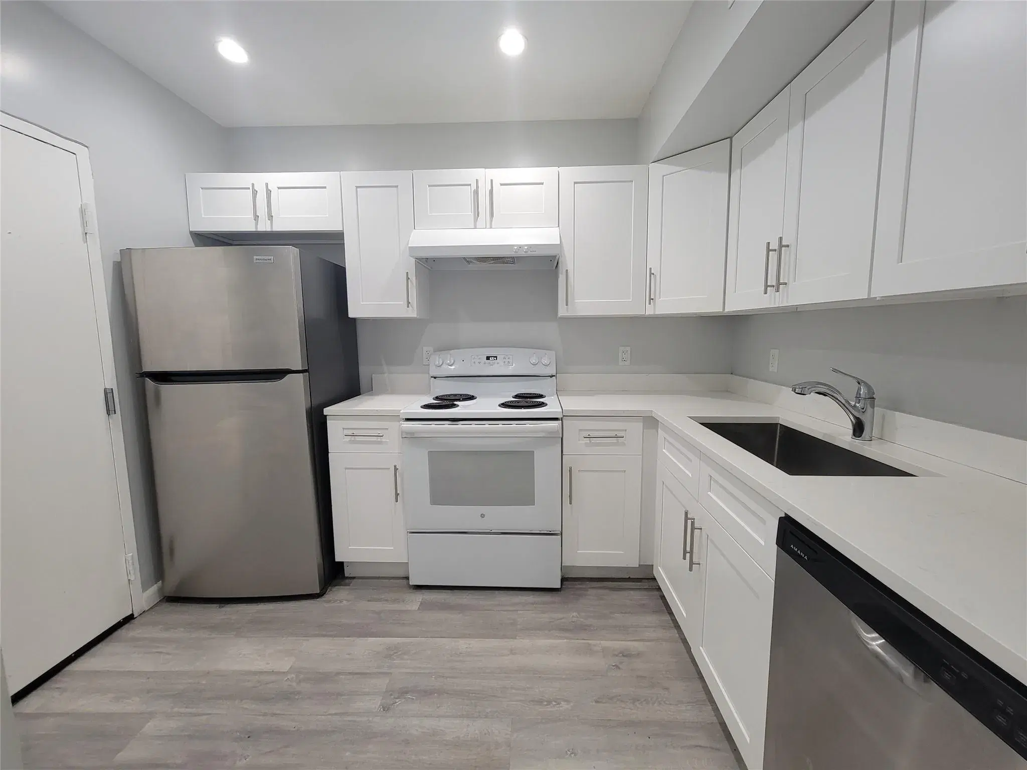 Picture of 3700 NW 21St St 414, Lauderdale Lakes, FL 33311