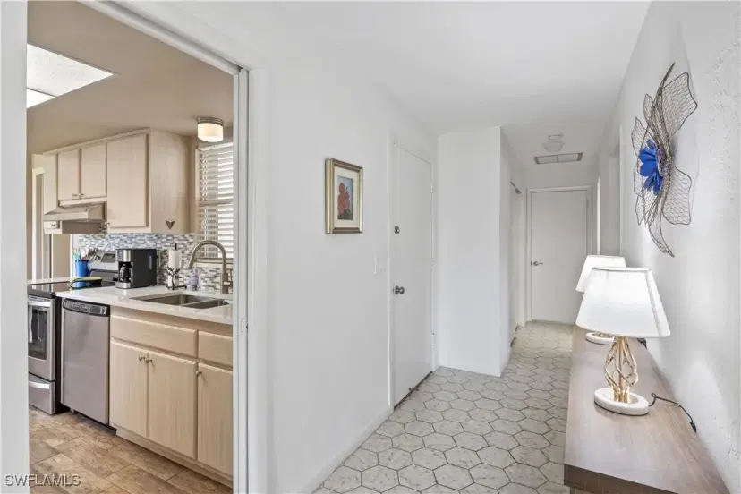 Picture of 5549 Boynton Ln, Fort Myers FL 33919