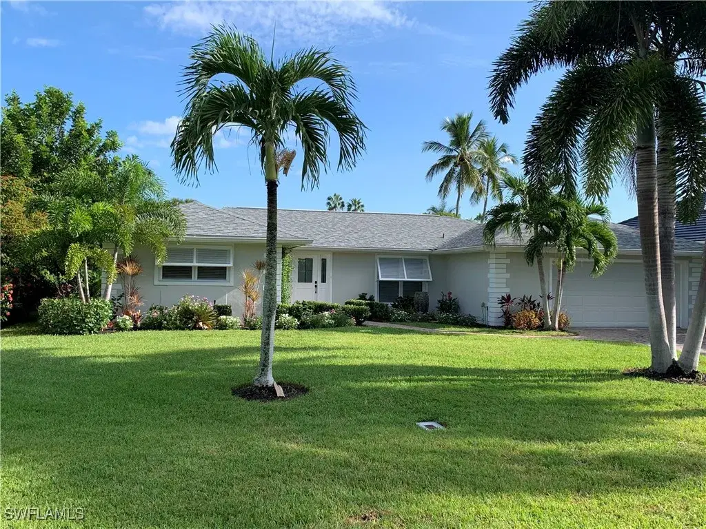 Picture of 675 Wedge Dr, Naples, FL 34103