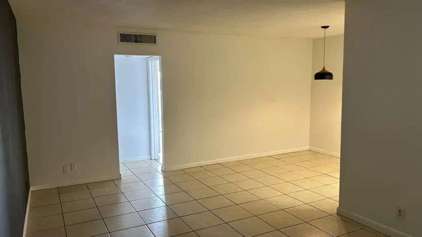 Picture of 1100 NE 1St Court 305, Hallandale Beach FL 33009