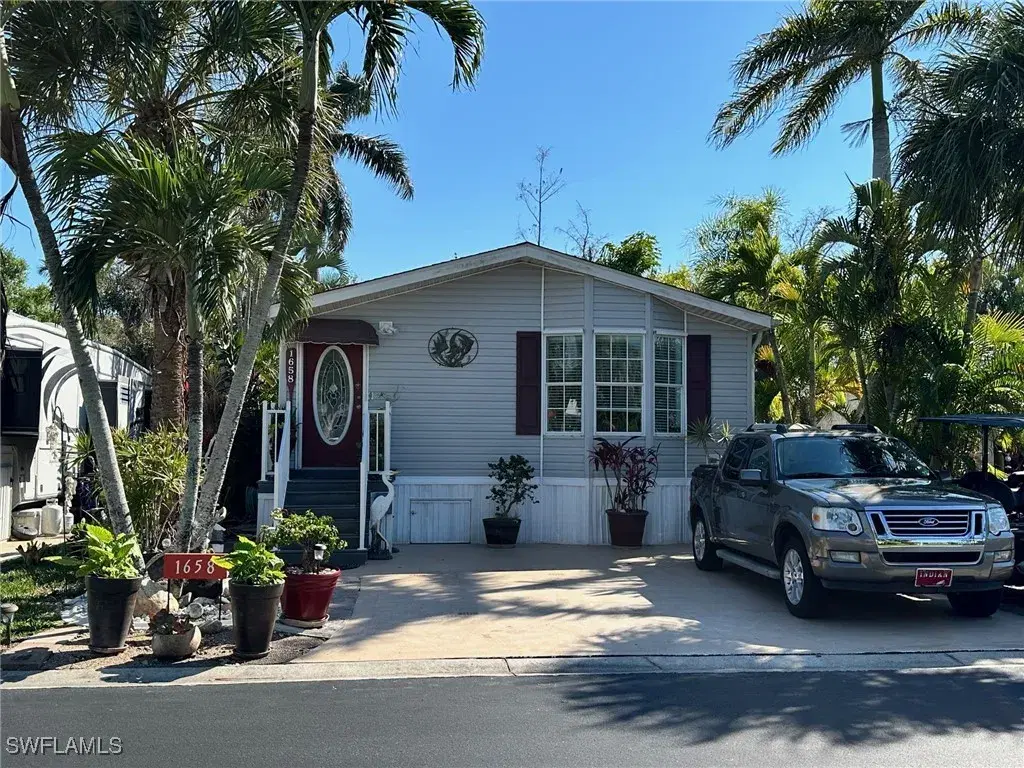 Picture of 1658 Diamond Lake Cir, Naples, FL 34114