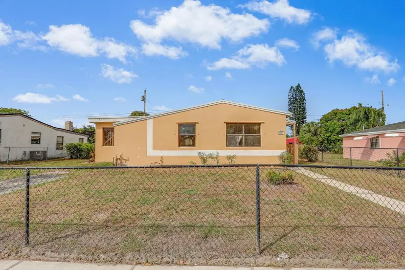 Picture of 1070 W 26Th Court, Riviera Beach FL 33404