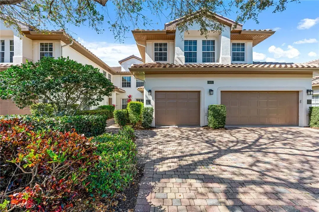 Picture of 8181 Saratoga Dr 902, Naples, FL 34113