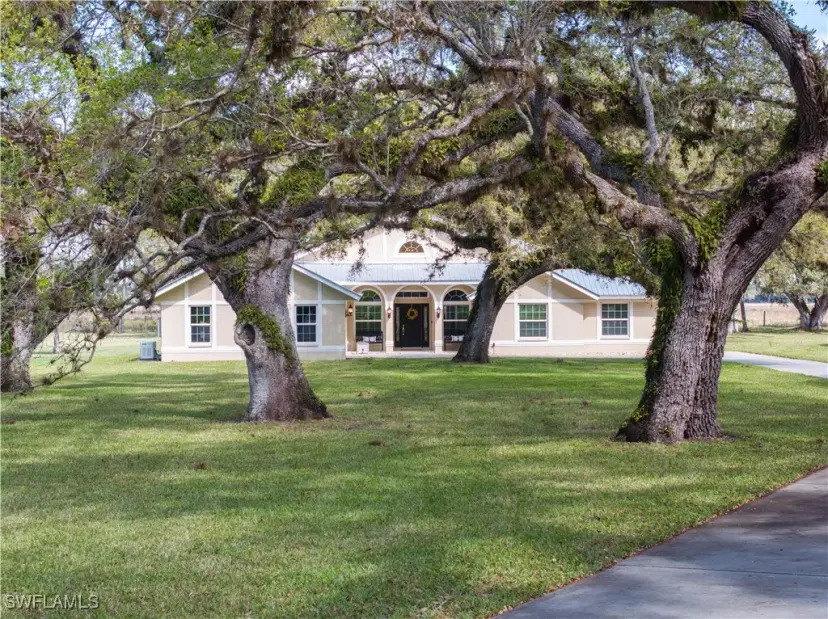 Picture of 1132 Riverbend Dr, Labelle FL 33935