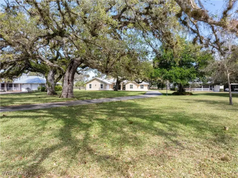 Picture of 1132 Riverbend Dr, Labelle FL 33935