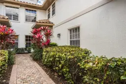Picture of 8208 Saratoga Dr 202, Naples, FL 34113