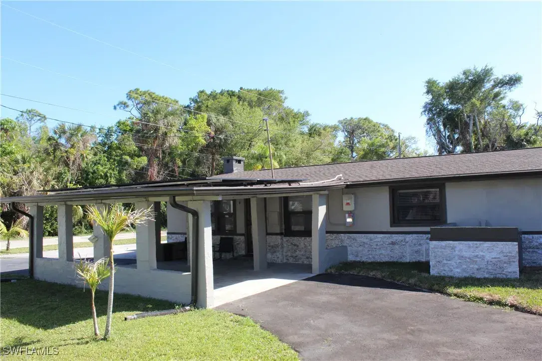 Picture of 1320 Lavin Ln, North Fort Myers, FL 33917