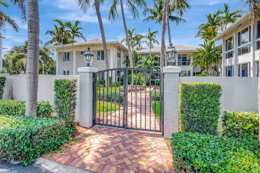 Picture of 200 Andrews Avenue 1, Delray Beach FL 33483