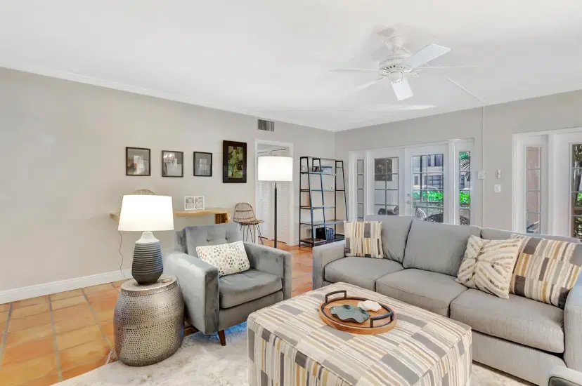 Picture of 200 Andrews Avenue 1, Delray Beach FL 33483