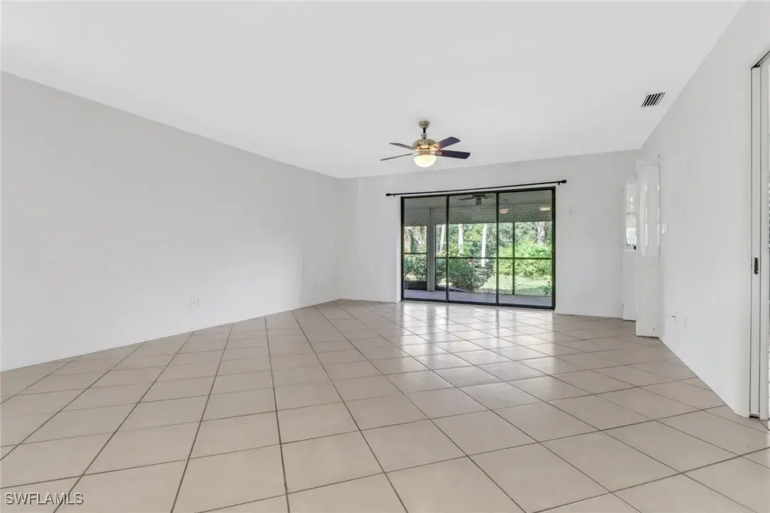 Picture of 209 Pinebrook Dr, Fort Myers, FL 33907