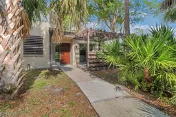 Picture of 209 Pinebrook Dr, Fort Myers, FL 33907