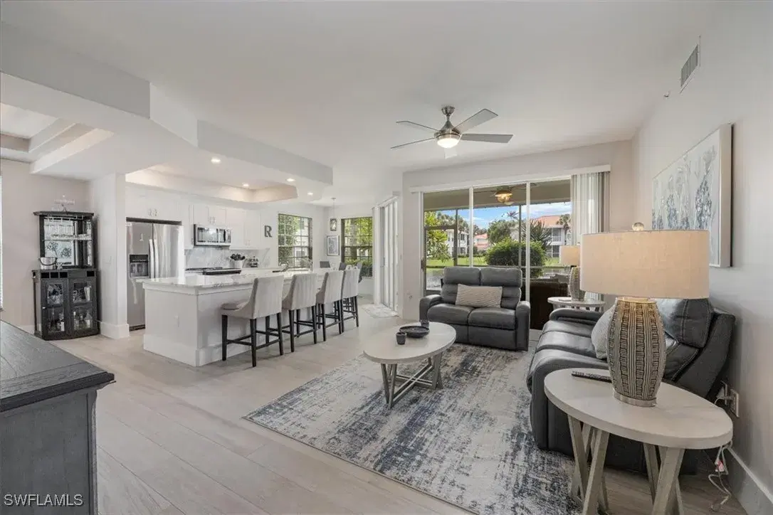 Picture of 2220 Arielle Dr 2009, Naples, FL 34109