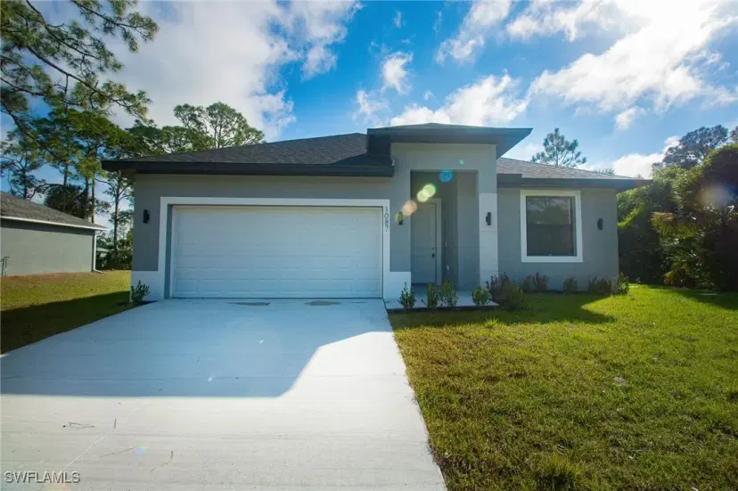 Picture of 1087 Rugby Ln, Labelle FL 33935