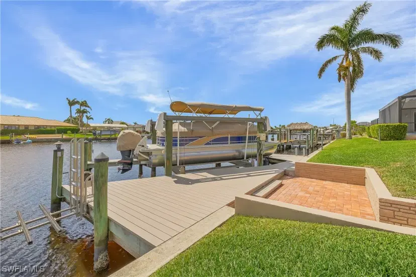 Picture of 1716 SE 40Th Ter, Cape Coral FL 33904