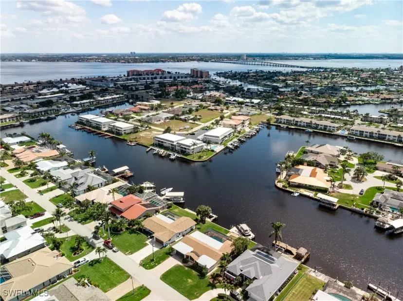 Picture of 1716 SE 40Th Ter, Cape Coral FL 33904
