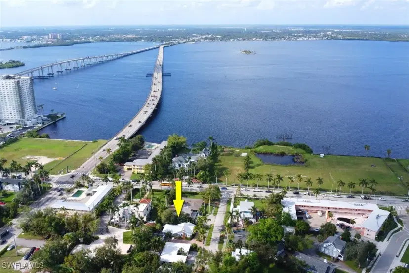 Picture of 1530 Avalon Pl, Fort Myers FL 33901