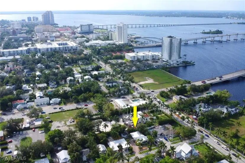 Picture of 1530 Avalon Pl, Fort Myers FL 33901
