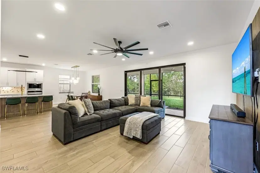 Picture of 11035 Hanging Vine Dr, Fort Myers FL 33913
