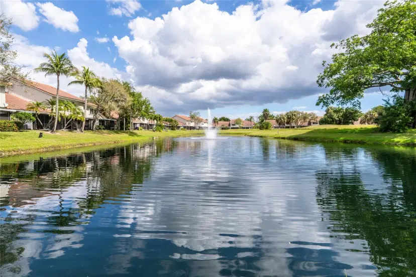 Picture of 7532 S Pinewalk Dr, Margate FL 33063