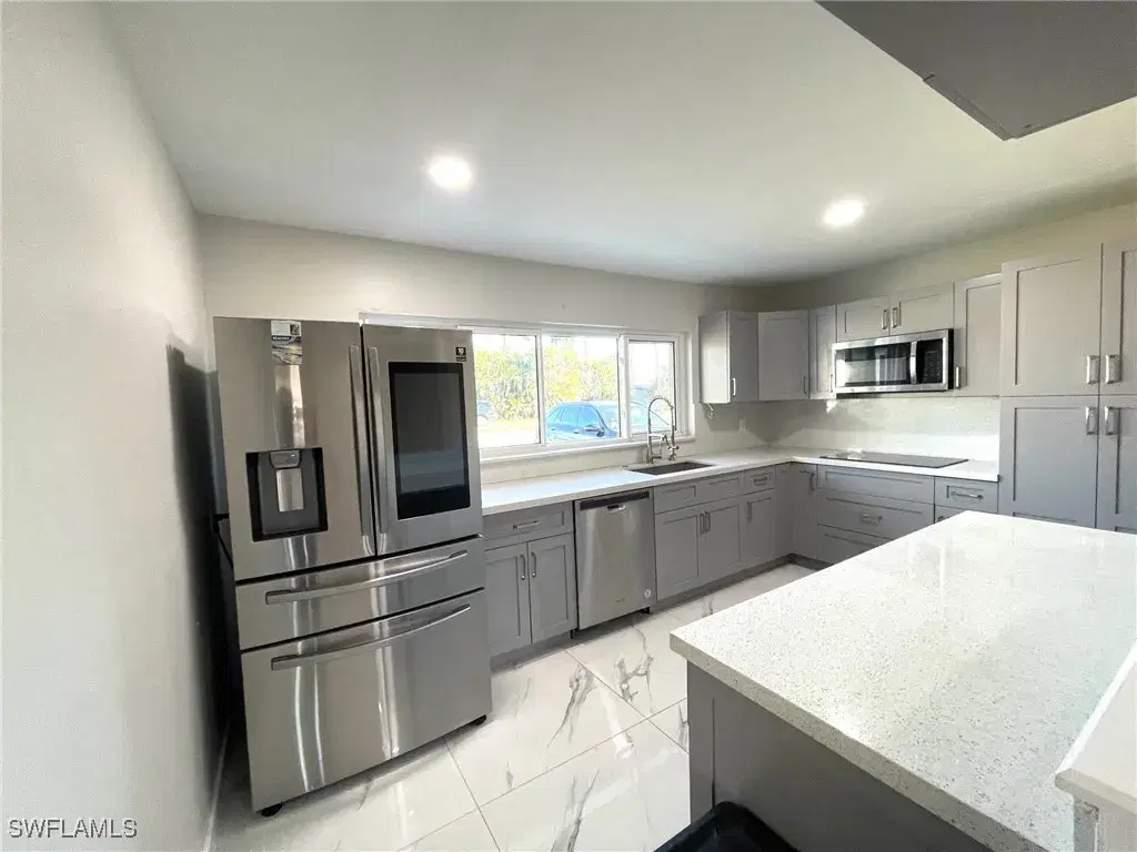 Picture of 404 El Dorado Pkwy E, Cape Coral, FL 33904