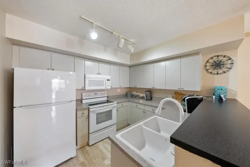 Picture of 8736 River Homes Ln 7107, Bonita Springs FL 34135