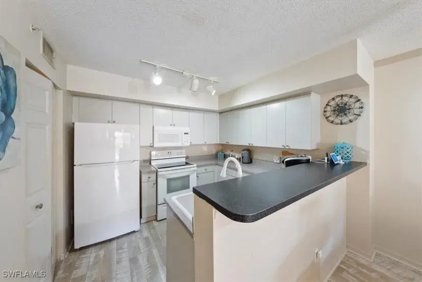 Picture of 8736 River Homes Ln 7107, Bonita Springs FL 34135